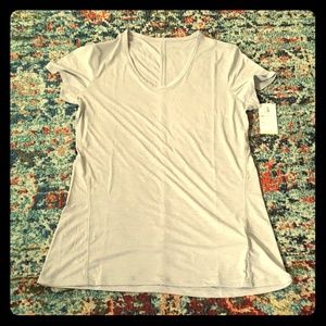 Old Navy Active Go-Dry t-shirt